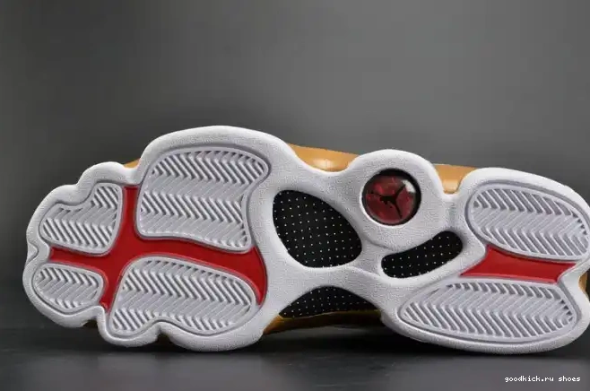 mens 13 white MOMENTS